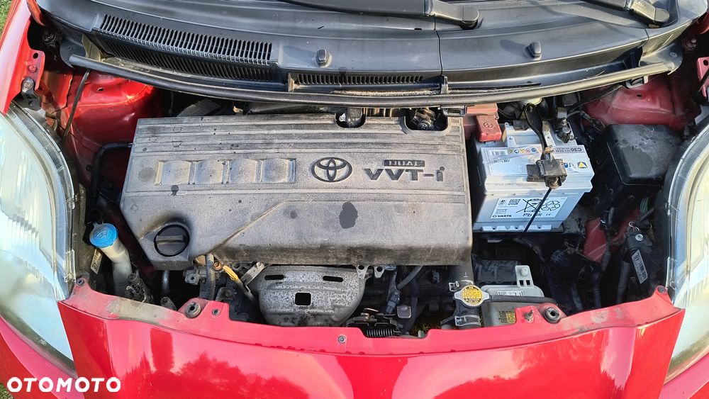 Toyota Yaris - 12