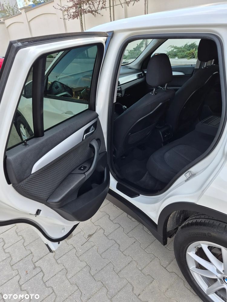 BMW X1 sDrive18d - 18