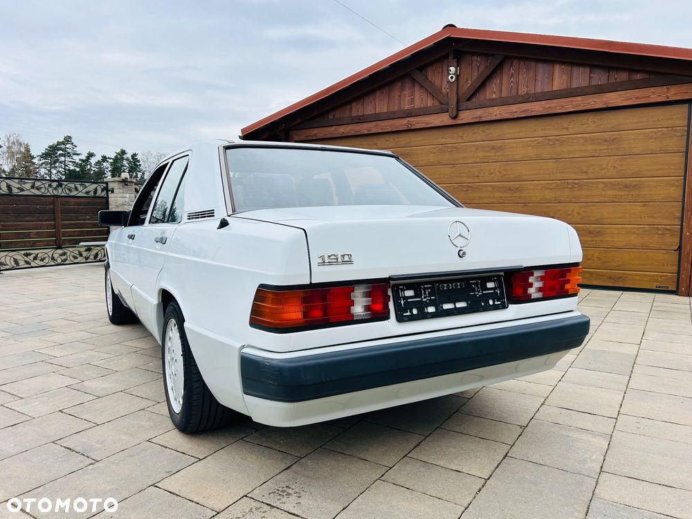 Mercedes-Benz W201 (190) - 6