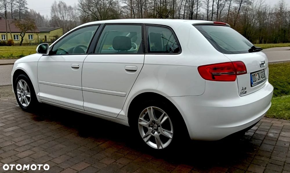 Audi A3 Sportback 1.6 Ambiente - 6