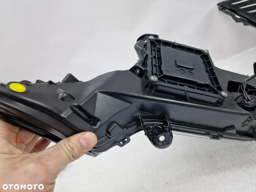 RENAULT MEGANE IV 4 E-TECH E TECH 21- PRAWY HALOGEN / LED / DRL , NR 266009007R / 266009083R , NR AUKCJI LA421 - 8