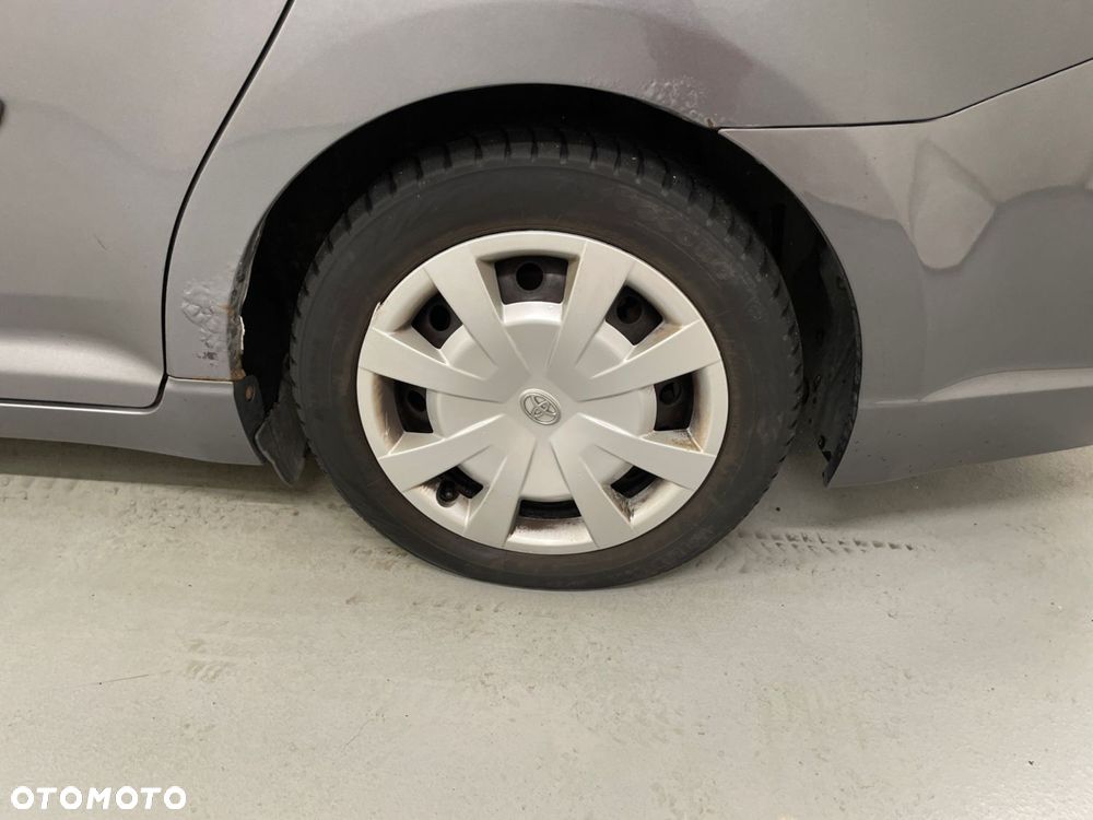 Toyota Avensis 2.0 D-4D 2010 - 23