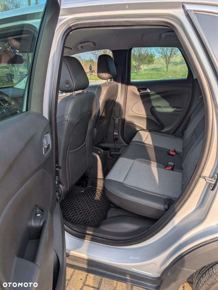 Opel Crossland X - 18