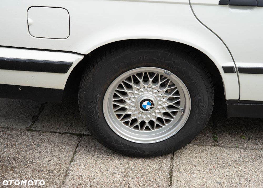 BMW Seria 5 520i - 12