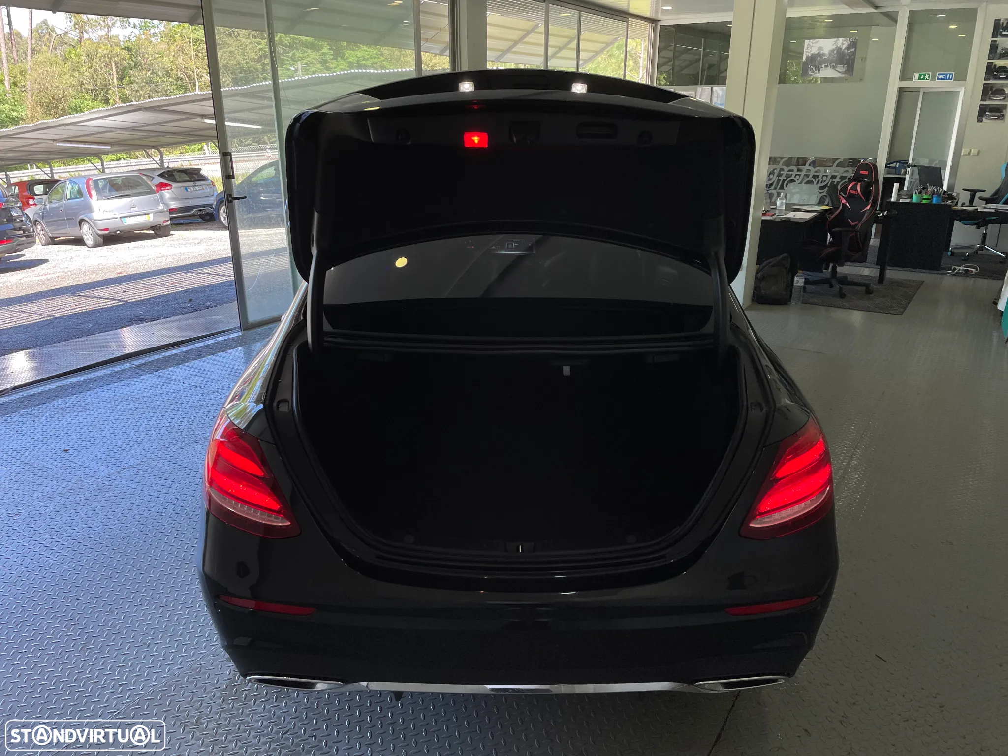 Mercedes-Benz E 220 d AMG - 36