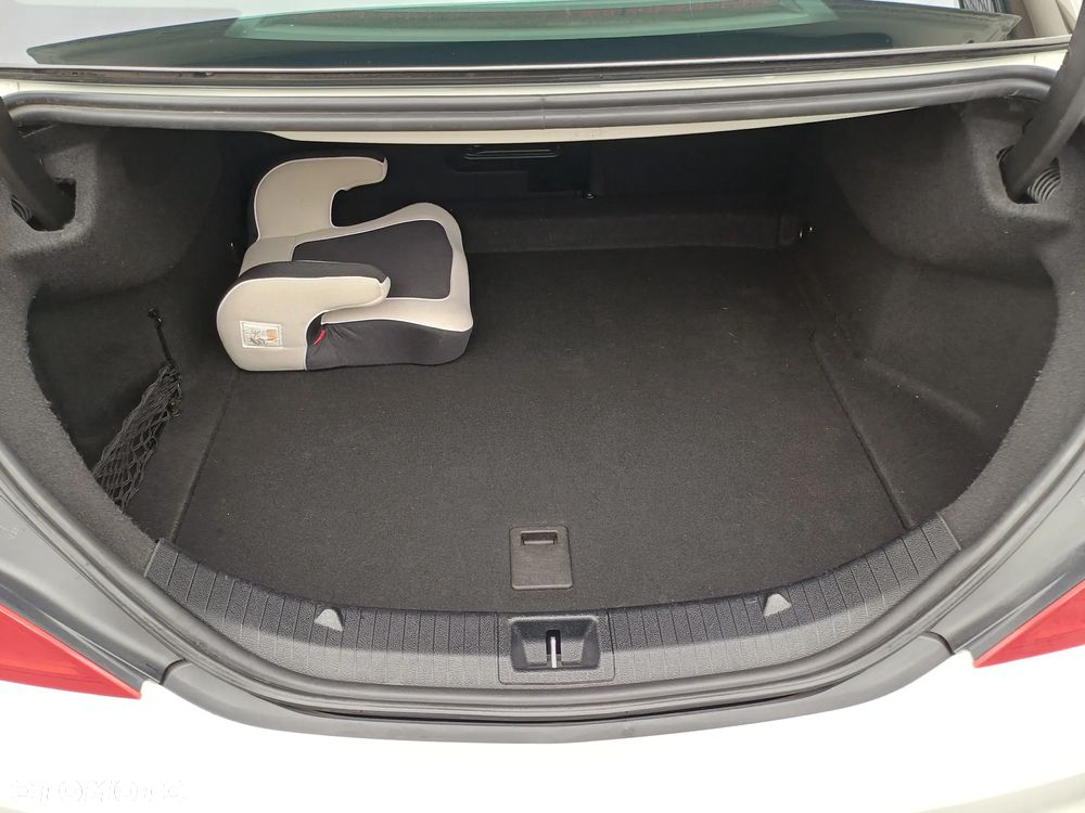 Mercedes-Benz CLA 250 4Matic 7G-DCT UrbanStyle Edition - 16