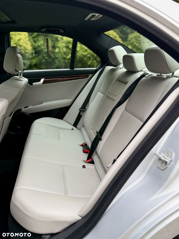 Mercedes-Benz Klasa C 350 4Matic (BlueEFFICIENCY) 7G-TRONIC Elegance - 14