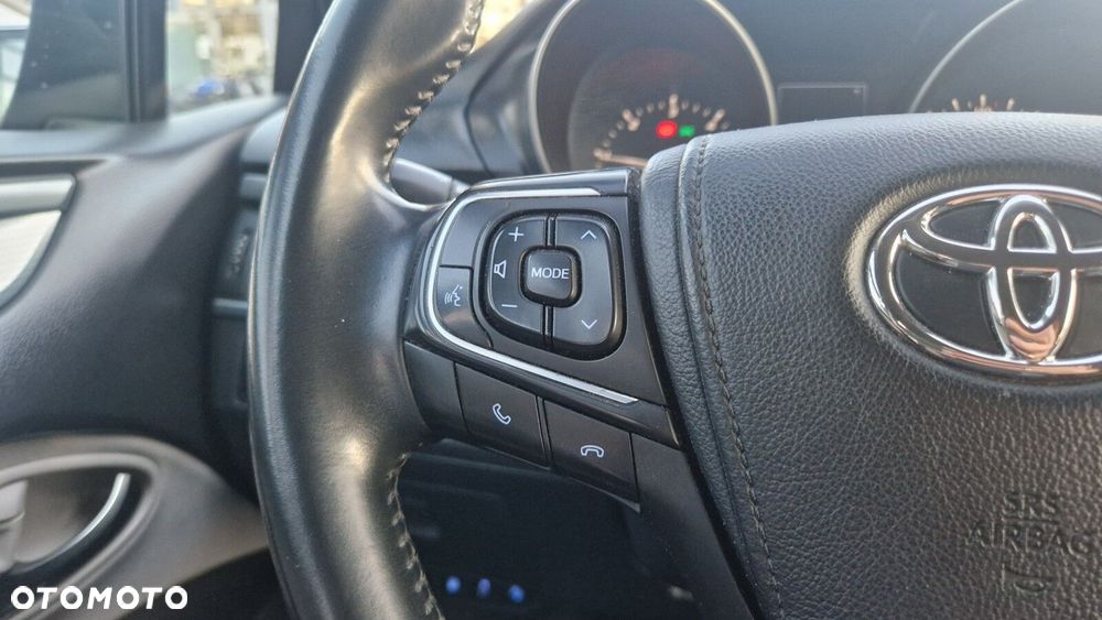Toyota Avensis 2.0 D-4D Premium - 21