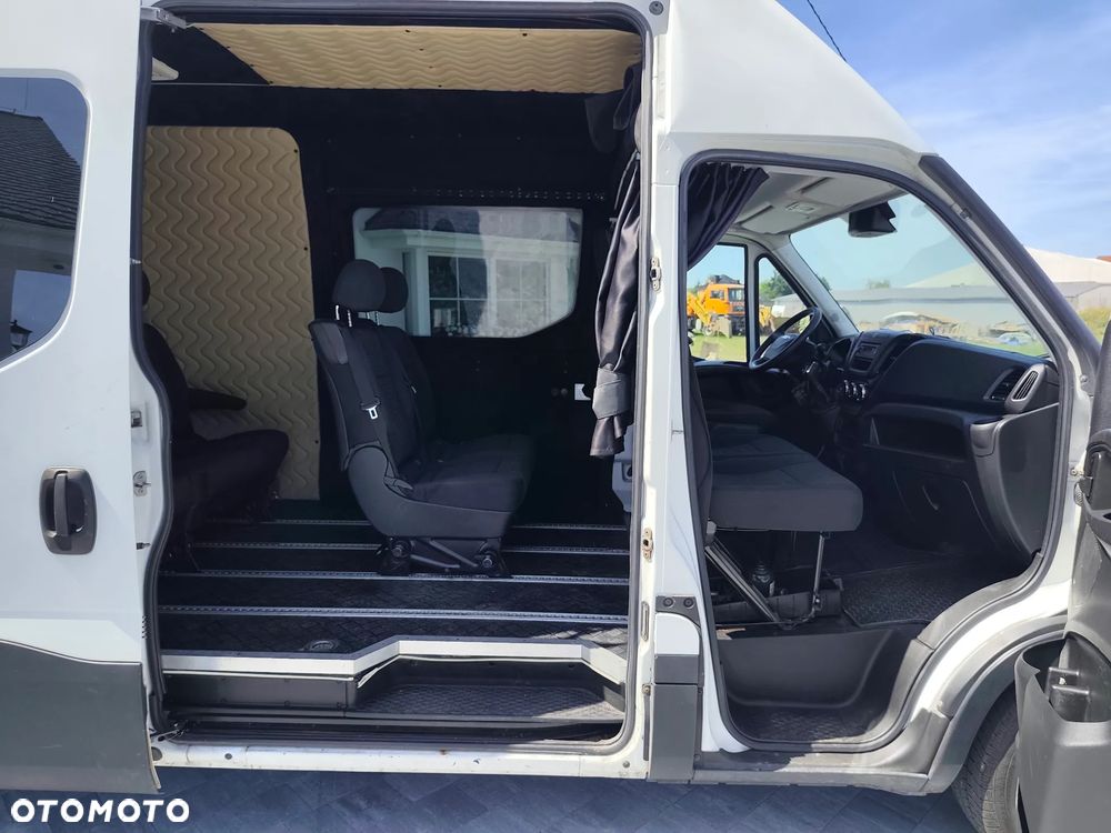 Iveco Daily 2,3L 7 osobowy brygadówka - 3