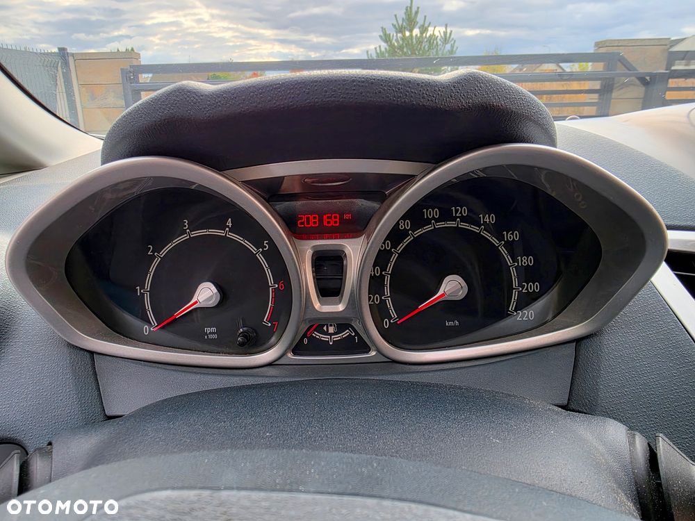 Ford Fiesta - 13