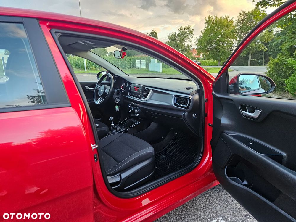 Kia Rio 1.2 Attract - 32