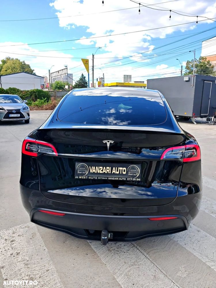 Tesla Model Y Performance Dual Motor AWD - 16