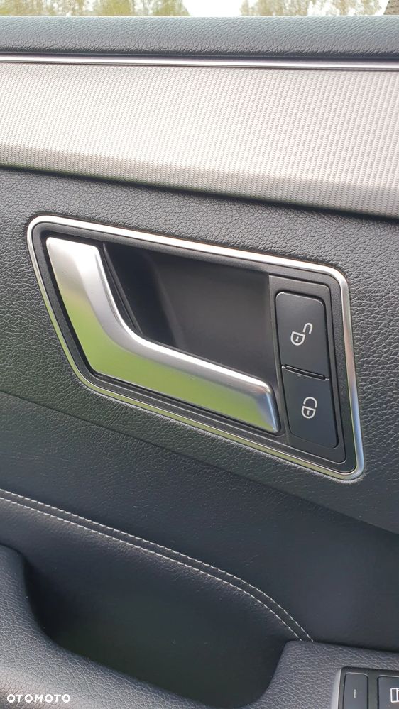 Mercedes-Benz Klasa E 220 BlueTEC 9G-TRONIC - 31