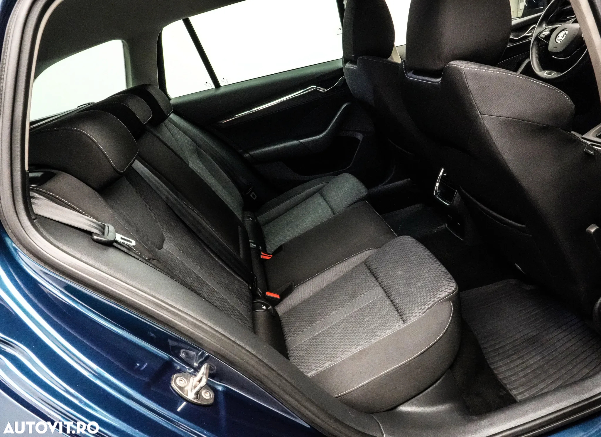 Skoda Octavia Combi 2.0 TDI DSG Style - 14