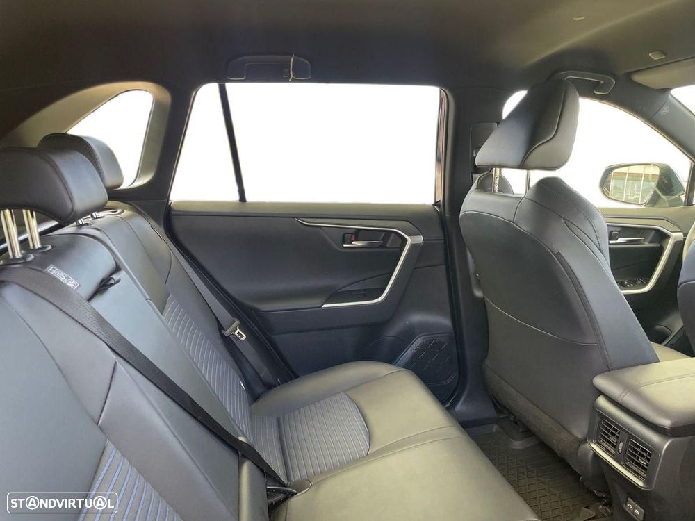 Toyota RAV4 - 8