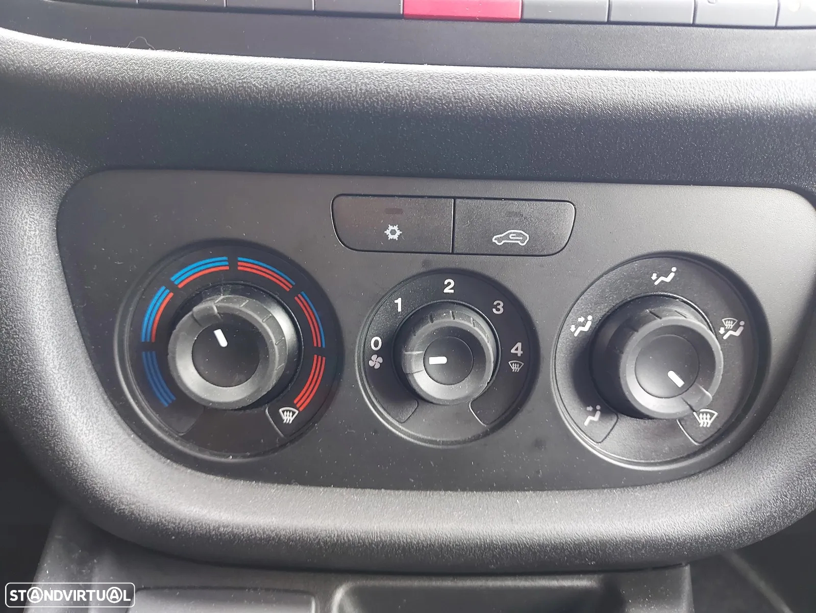 Fiat DOBLO EASY FRIO ESTRADA E GARAGEM - 13