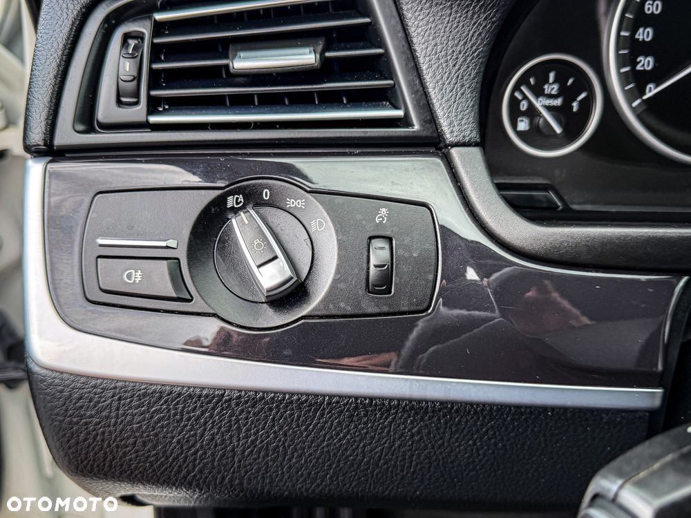 BMW Seria 5 518d Luxury Line - 26