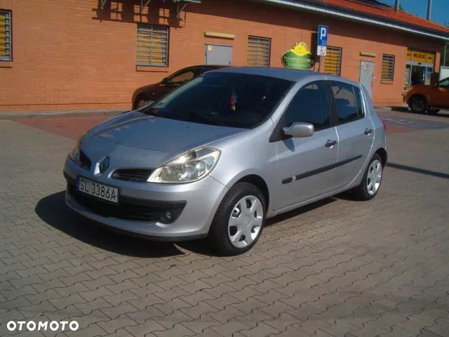 Renault Clio - 1