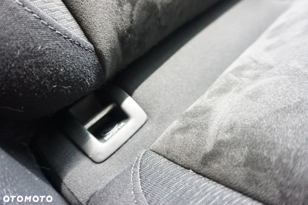 Volkswagen Golf 1.6 Highline - 26