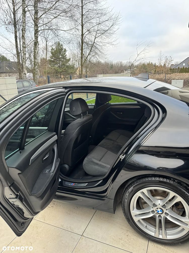 BMW Seria 5 525d xDrive - 9