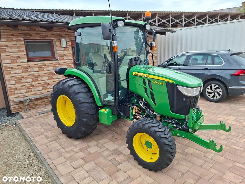 John Deere 4049R 4X4 - 3