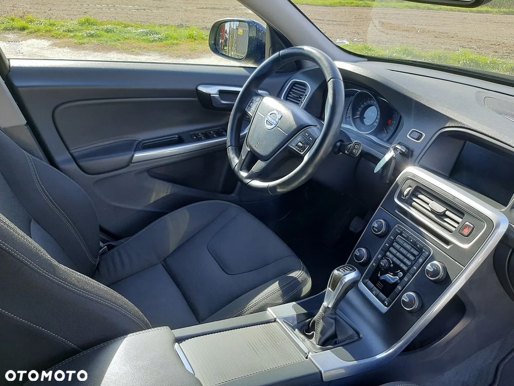 Volvo V60 D3 Momentum - 21