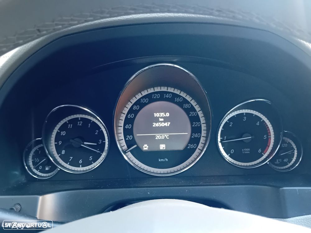 Mercedes-Benz E 220 CDi Avantgarde BlueEfficiency - 14