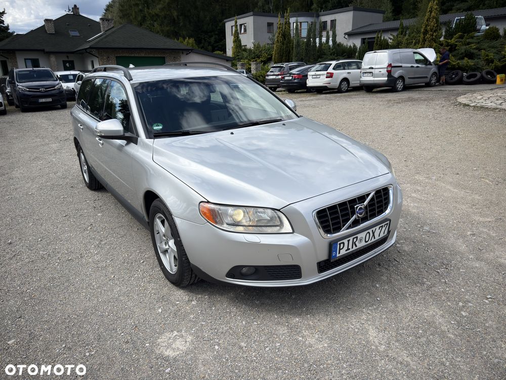 Volvo V70 D5 AWD Summum - 2