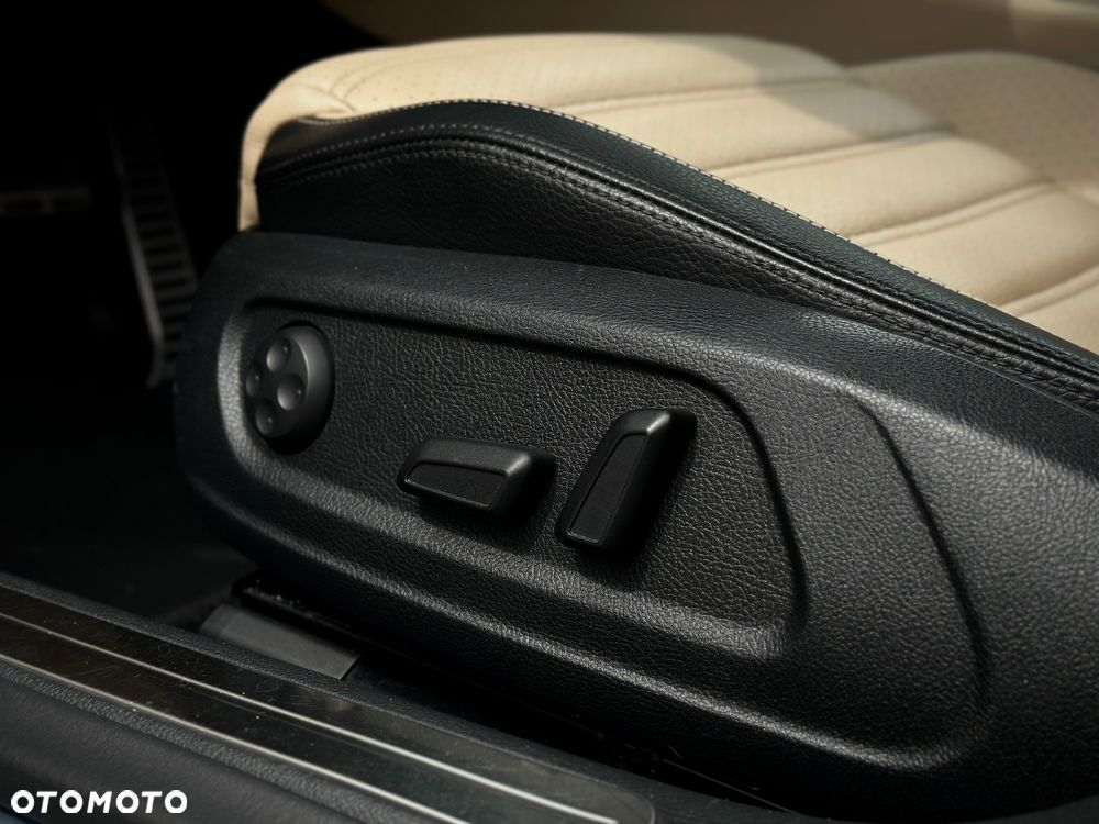 Volkswagen CC 2.0 TSI DSG - 24