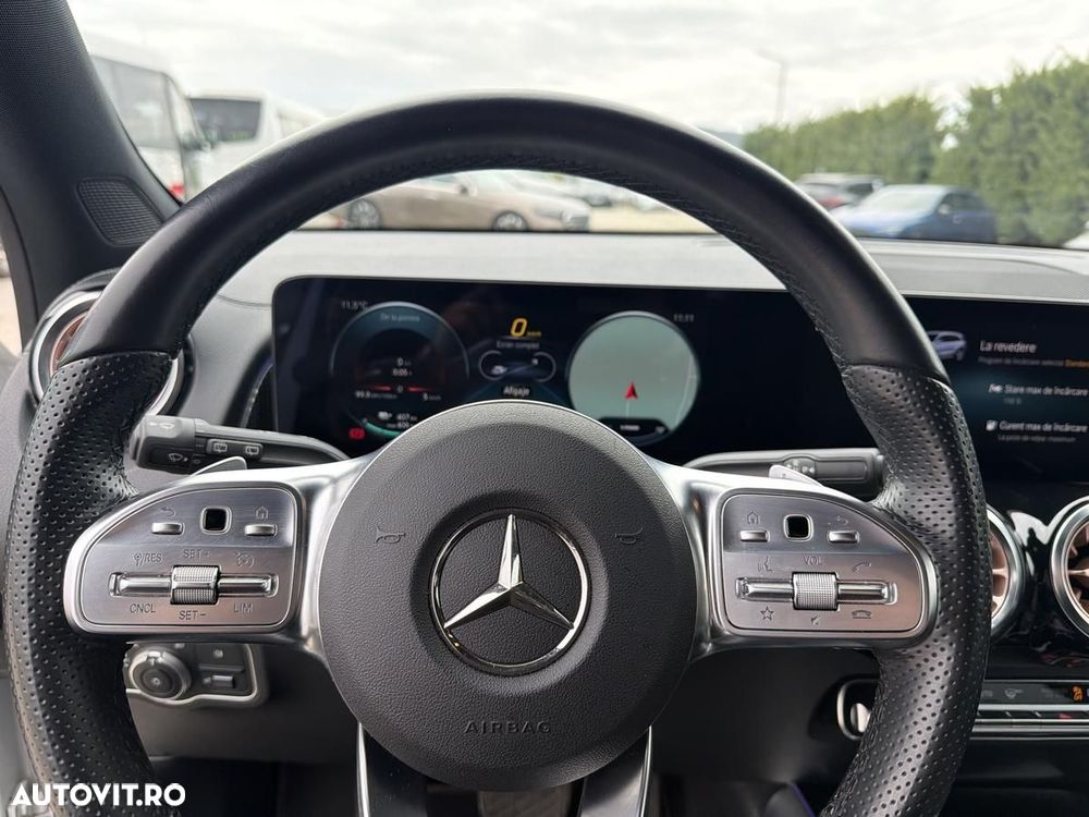 Mercedes-Benz EQB - 11