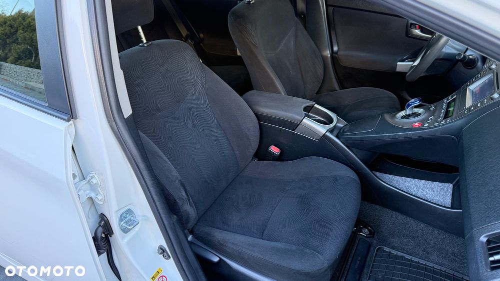 Toyota Prius 1.8 HSD Active - 14