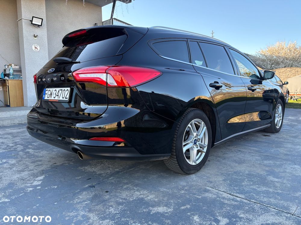 Ford Focus 1.0 EcoBoost Titanium X - 26