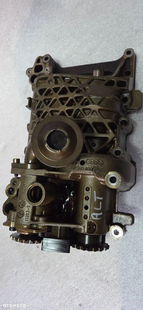 Pompa oleju Audi A4 B6 2.0 ALT - 2