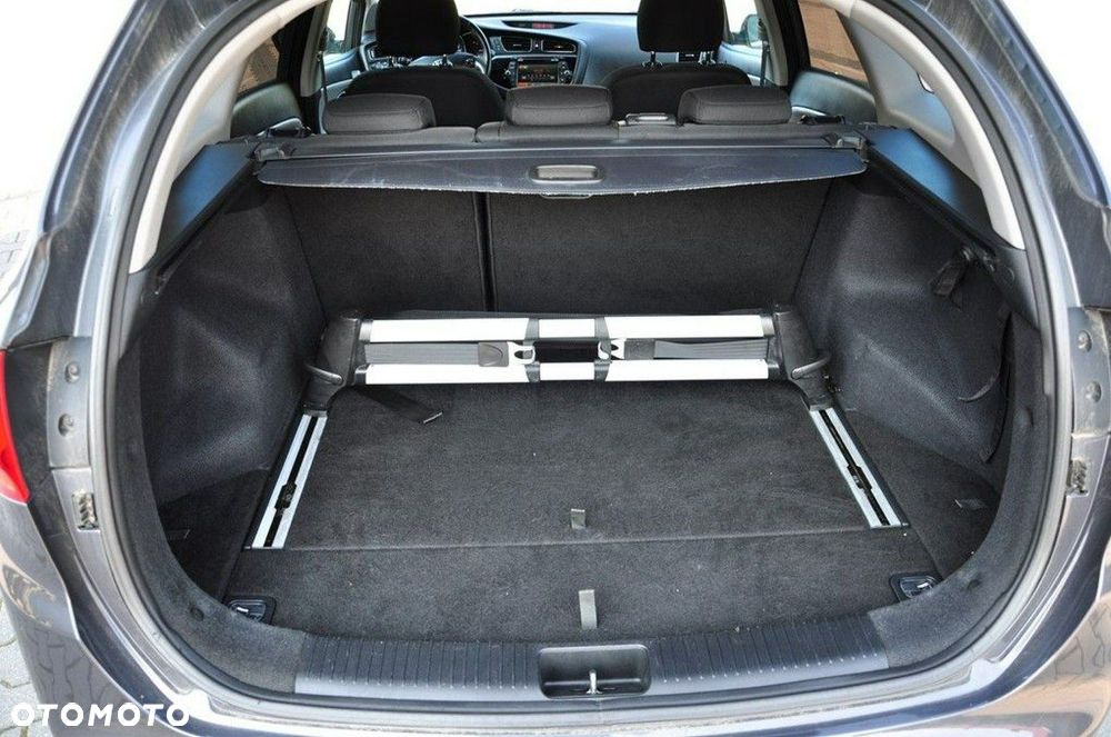 Kia Ceed 1.6 GDI Spirit - 27