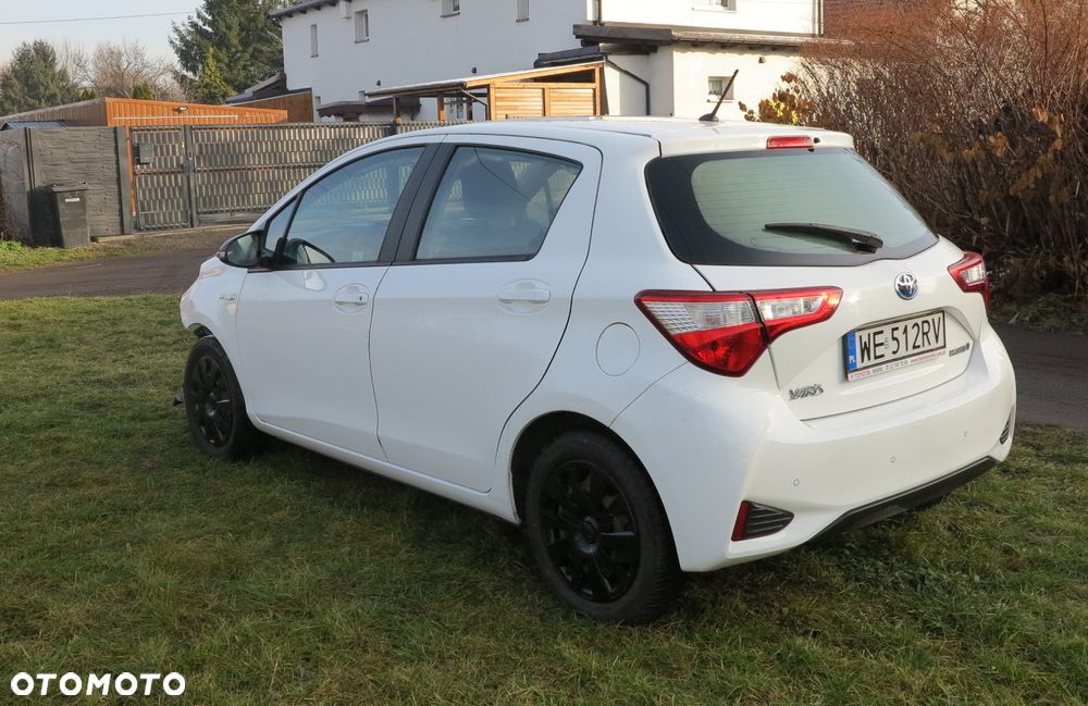 Toyota Yaris Hybrid 100 Active EU6 - 5