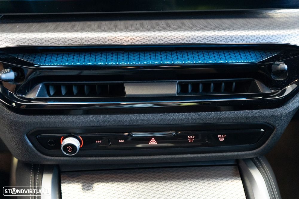 BMW i4 eDrive40 Pack Desportivo M - 17