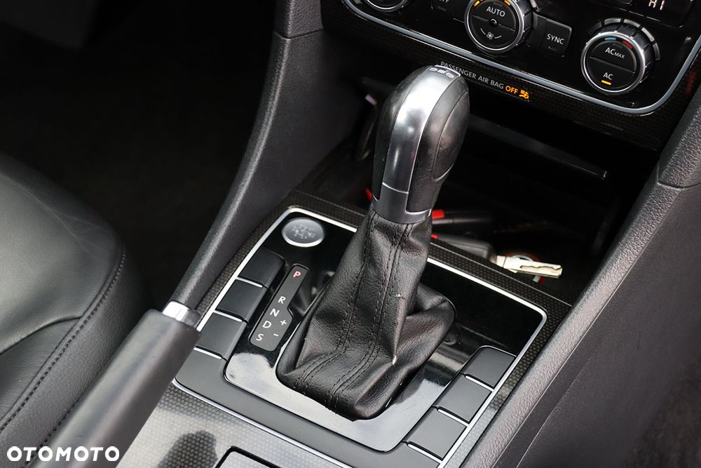 Volkswagen Passat 2.0 TDI DSG Highline - 33