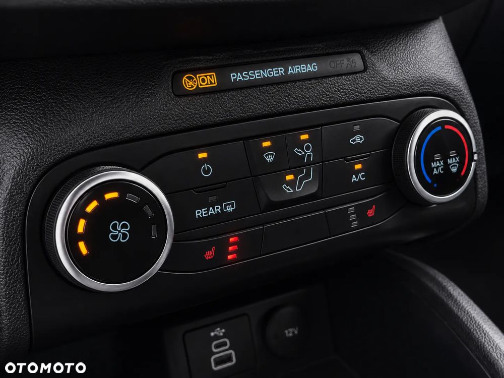 Ford Focus 1.5 EcoBlue SCR Titanium - 29