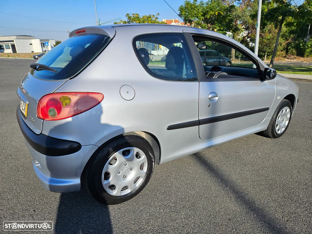 Peugeot 206 1.1 Color Line - 3