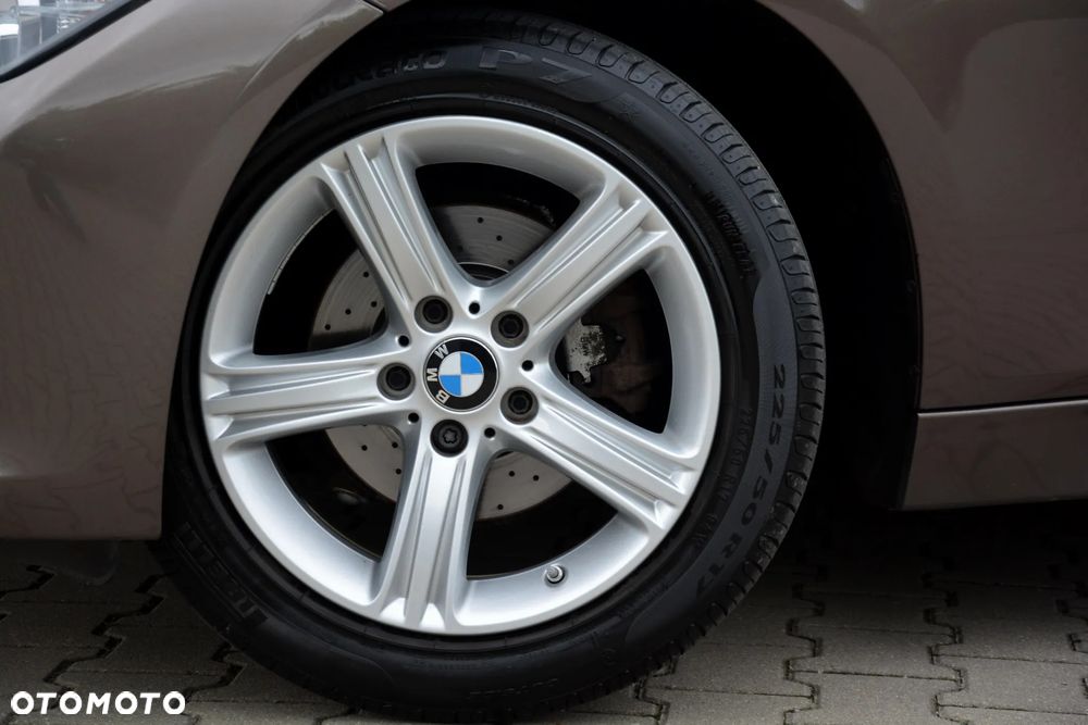 BMW Seria 3 318d Blue Performance Sport Line - 16