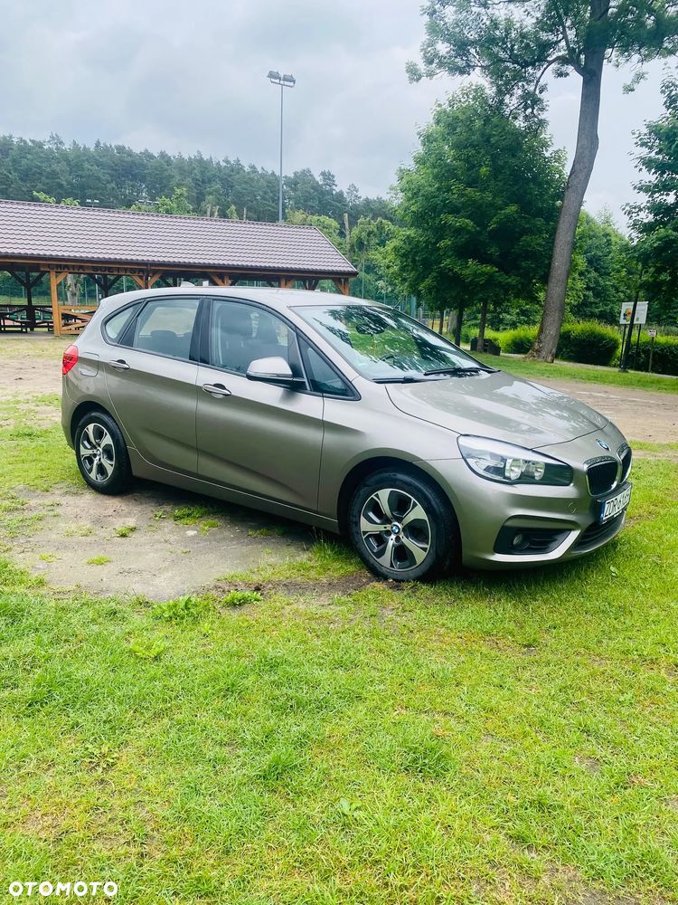 BMW Seria 2 218d - 3