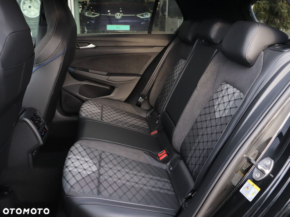 Volkswagen Golf - 12