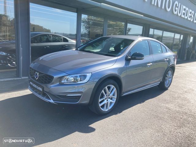 Volvo S60 Cross Country 2.0 D3 Pro Geartronic - 3