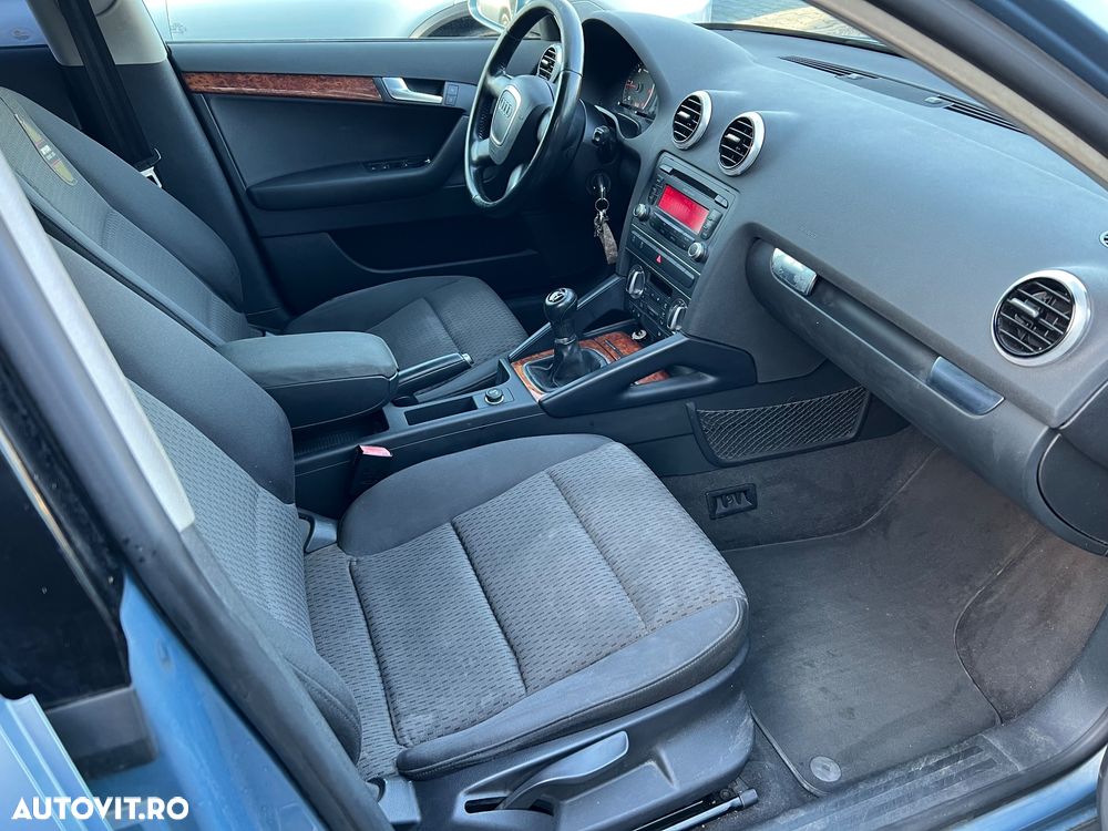 Audi A3 Sportback 2.0 TDI Ambiente - 11