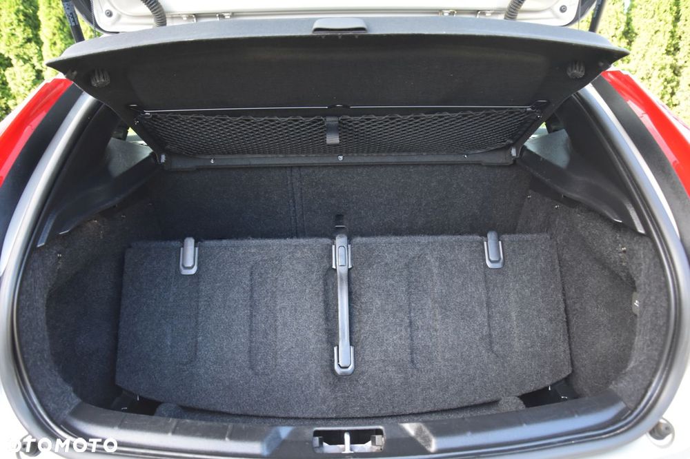 Volvo V40 Cross Country T3 Drive-E Summum - 26