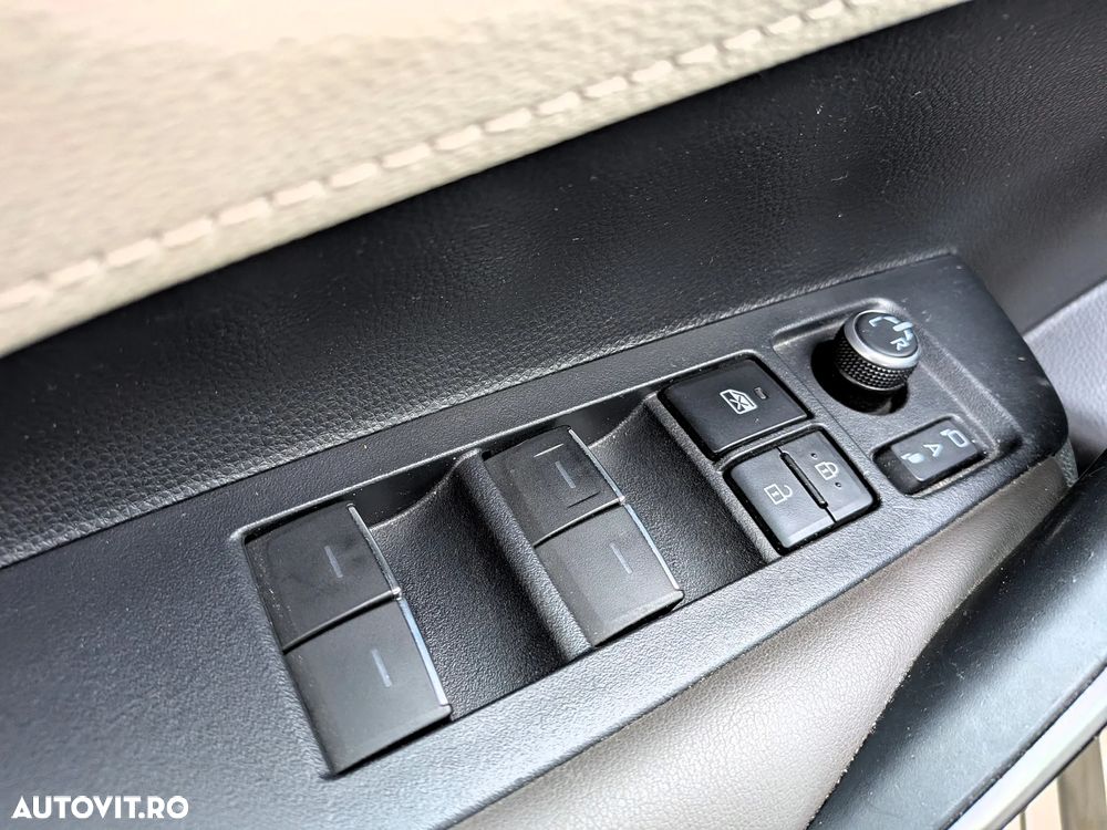 Toyota Corolla 1.8 HSD Exclusive Plus tapiterie Gri - 10