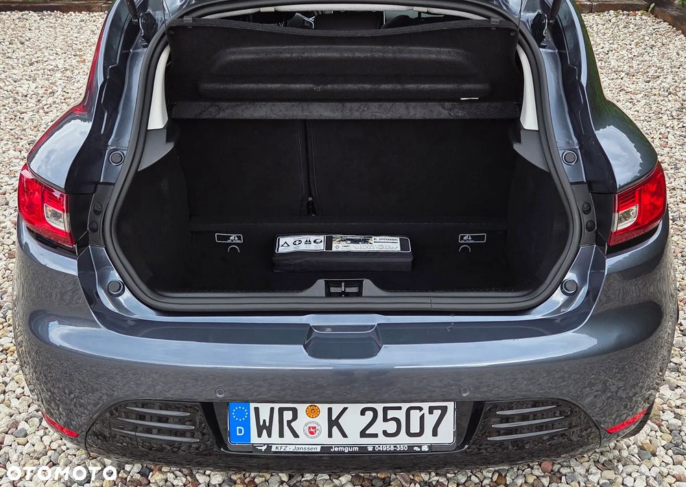 Renault Clio 1.2 16V 75 Limited - 13