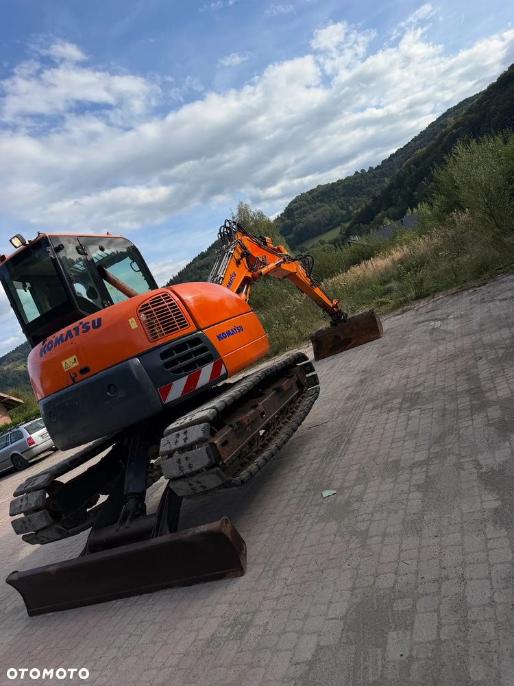 Komatsu Koparka Gąsienicowa 8 ton PC80MR-3. Sprowadzona z Norwegii. Centralne smarowanie!! Maszyna jak Nowa 2016rok. Niski Przebieg3x łamane Ramię. Klimatyzacja ser.DEKRA. Własna pompa paliwa. Ani deka luzów i wycieków. Gąsienice klepki bez zużycia! Podwozie w pięknym stanie. Okazja Maszyna zadbana!! Po serwisach eksploatacyjnych. - 31