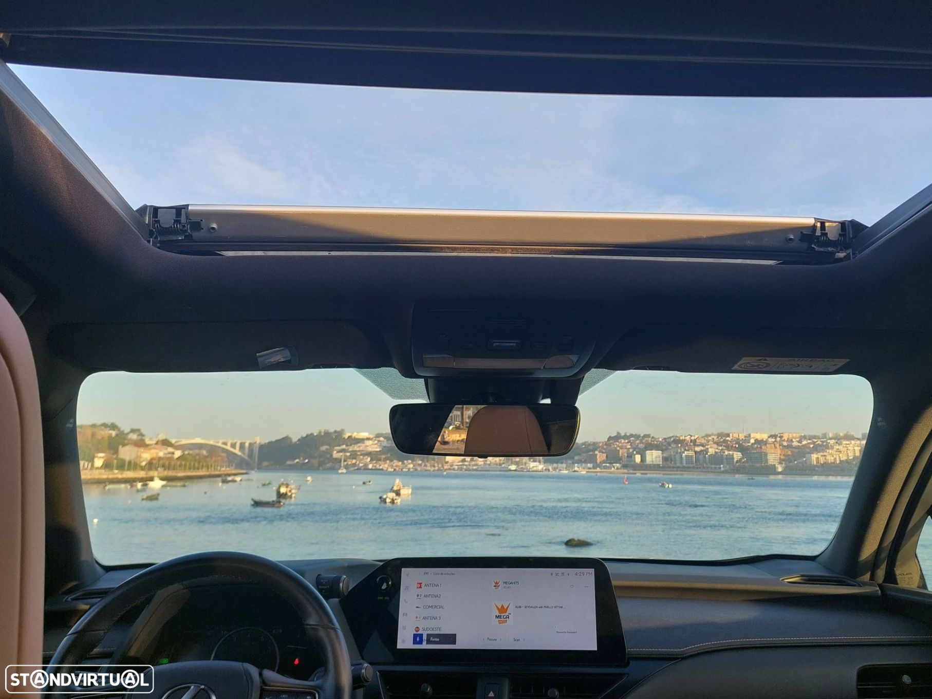 Lexus ux-250h - 14