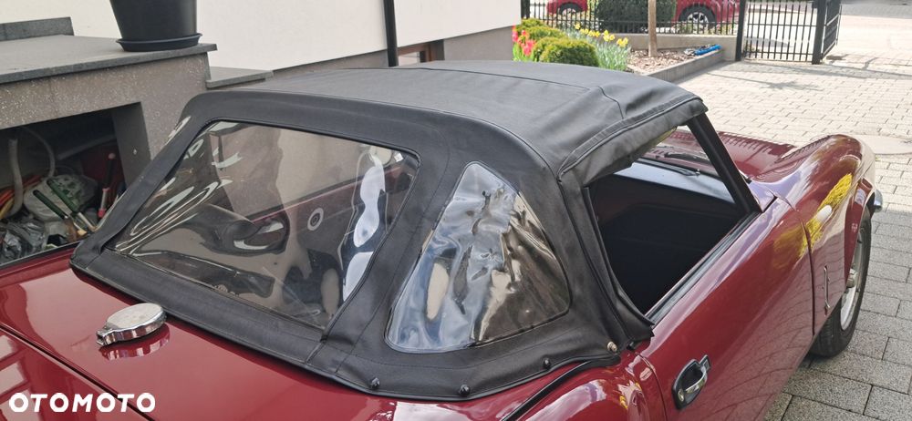 Triumph Spitfire - 30